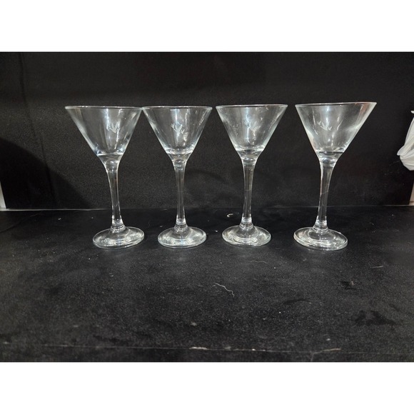 Grey Goose Exclusive Martini Glasses, Set of 4 Crystal Glasses, Limited Edition - Picture 3 of 9